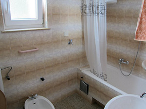 The second floor apartment (Apartment 2) is for up to seven persons.