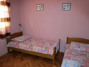 The third floor apartment (Apartment 3) is for up to seven persons.