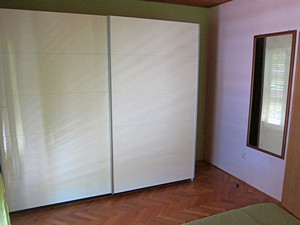 The third floor apartment (Apartment 3) is for up to seven persons.